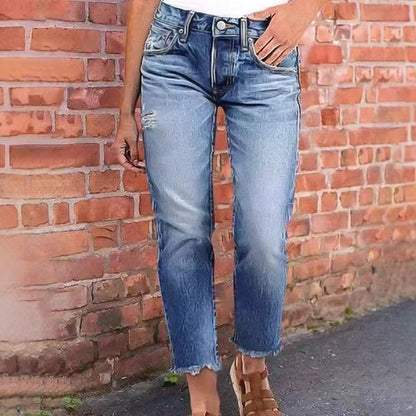 Fasjonable slim-fit slitte jeans til dame